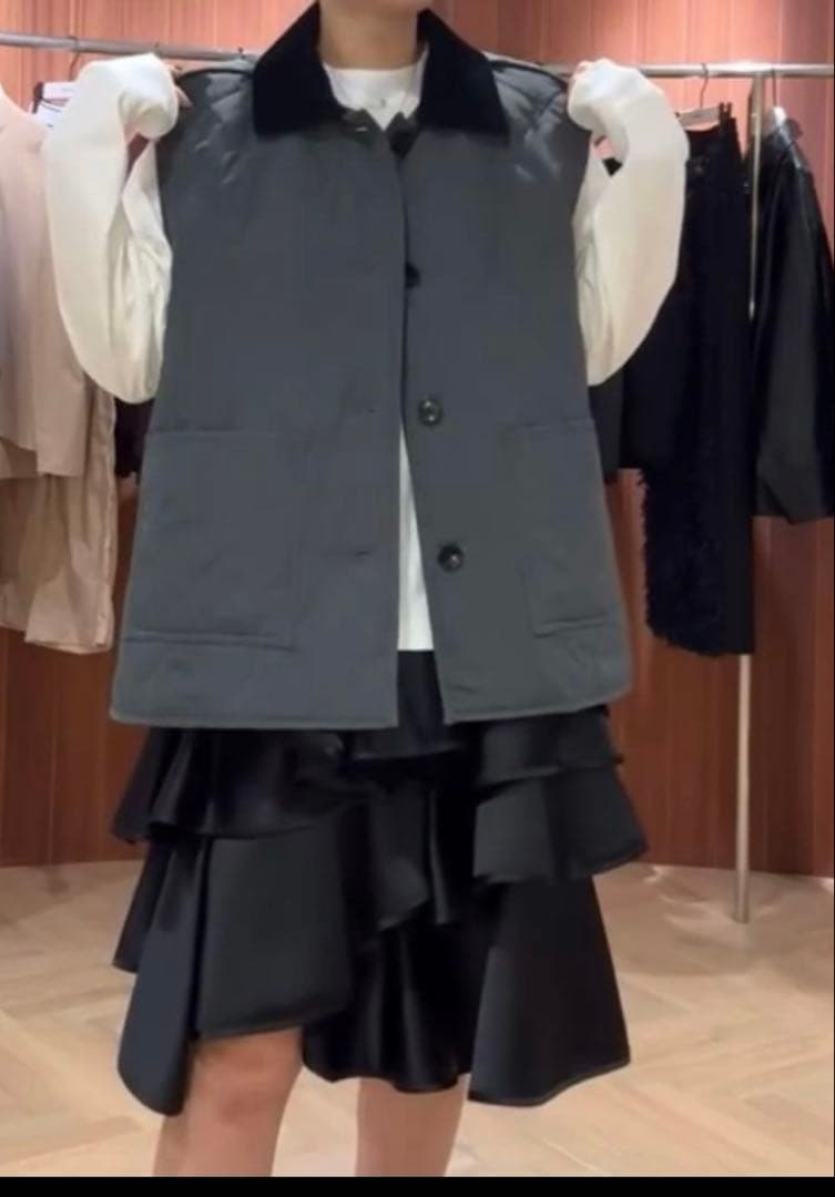 マチャットサテンフリルアシメトリースカート