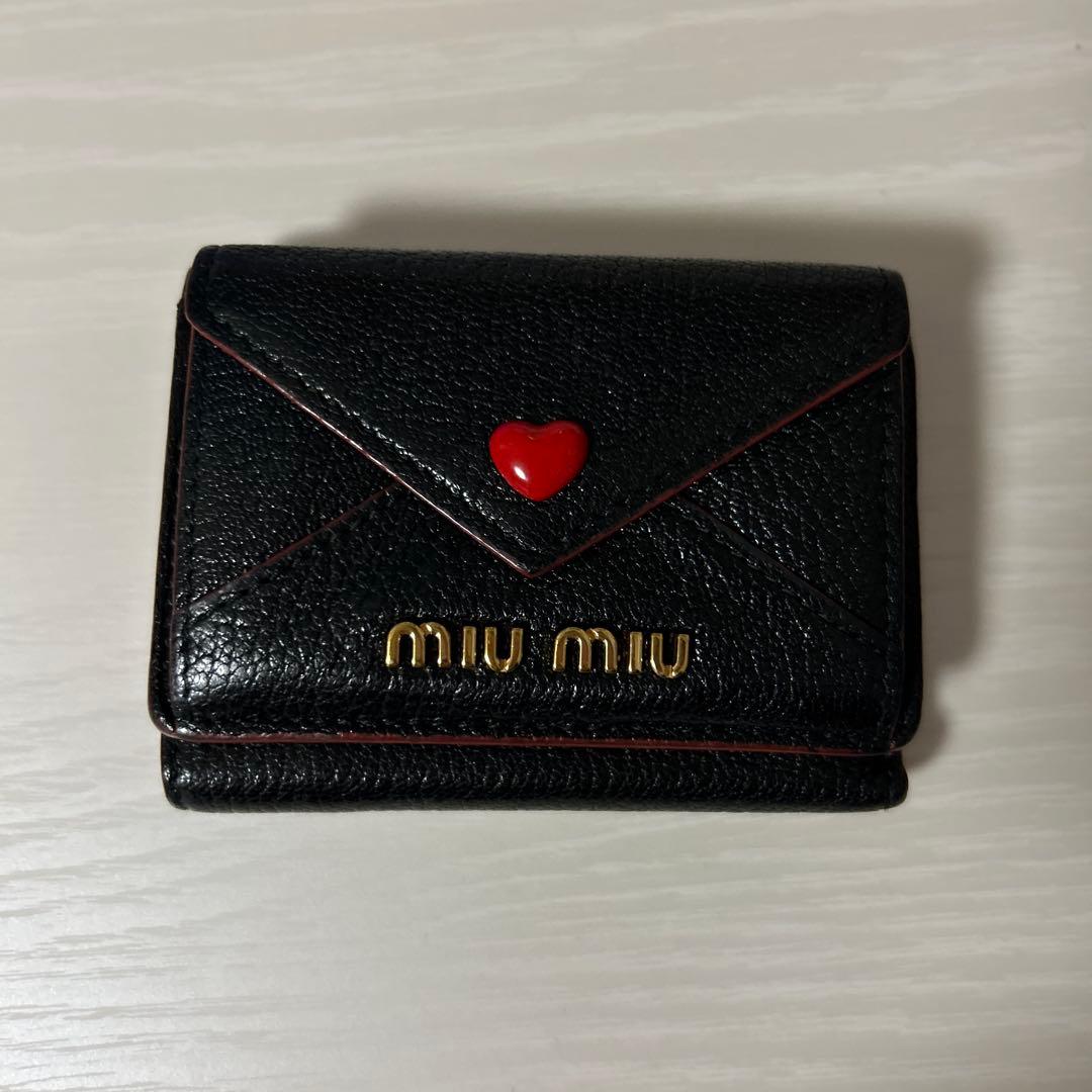 miumiu ミュウミュウ ミニ財布 折り財布 マドラス ラブレター ハート 黒
