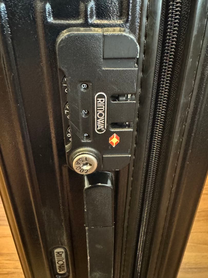 ☆RIMOWA☆ブラック TSAロック付き キャリーケース