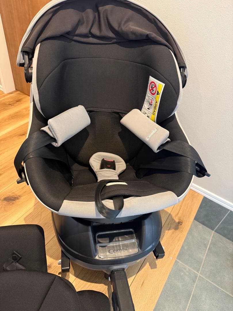 Combi チャイルドシート 回転式 グレー/ブラック Combi 回転式