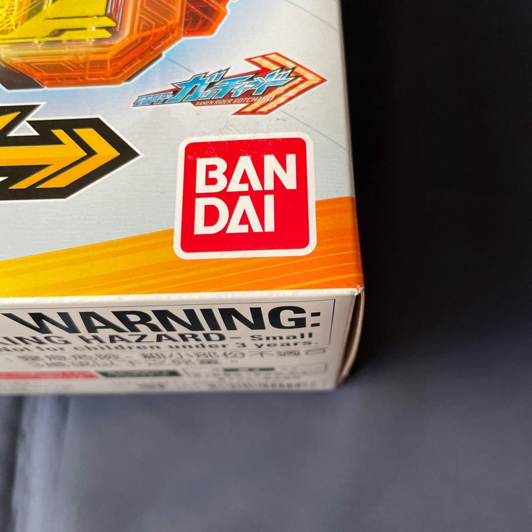 DXガッチャードライバー　バックル　カードセット