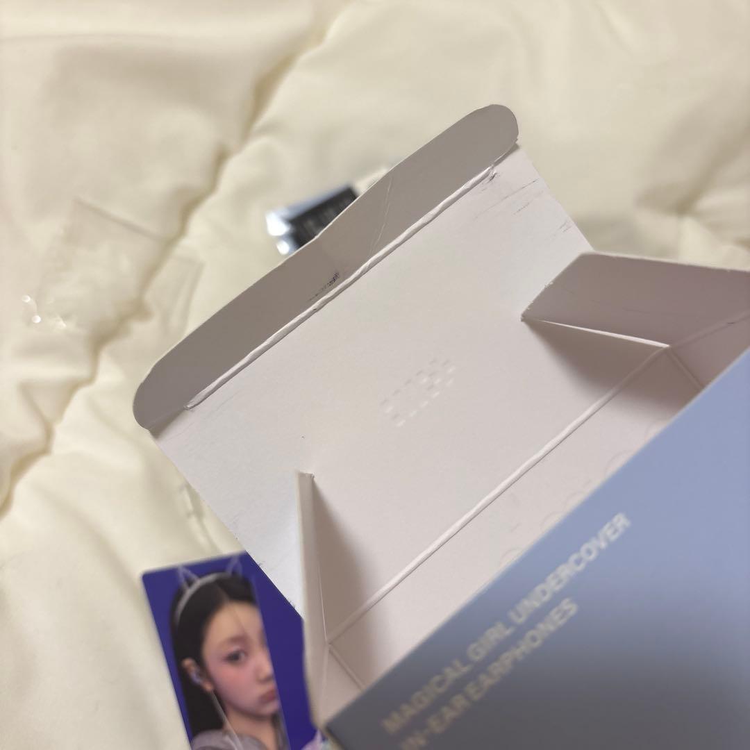 (Merch Ver.) ILLIT [BOMB] アルバム イヤモニイヤホン