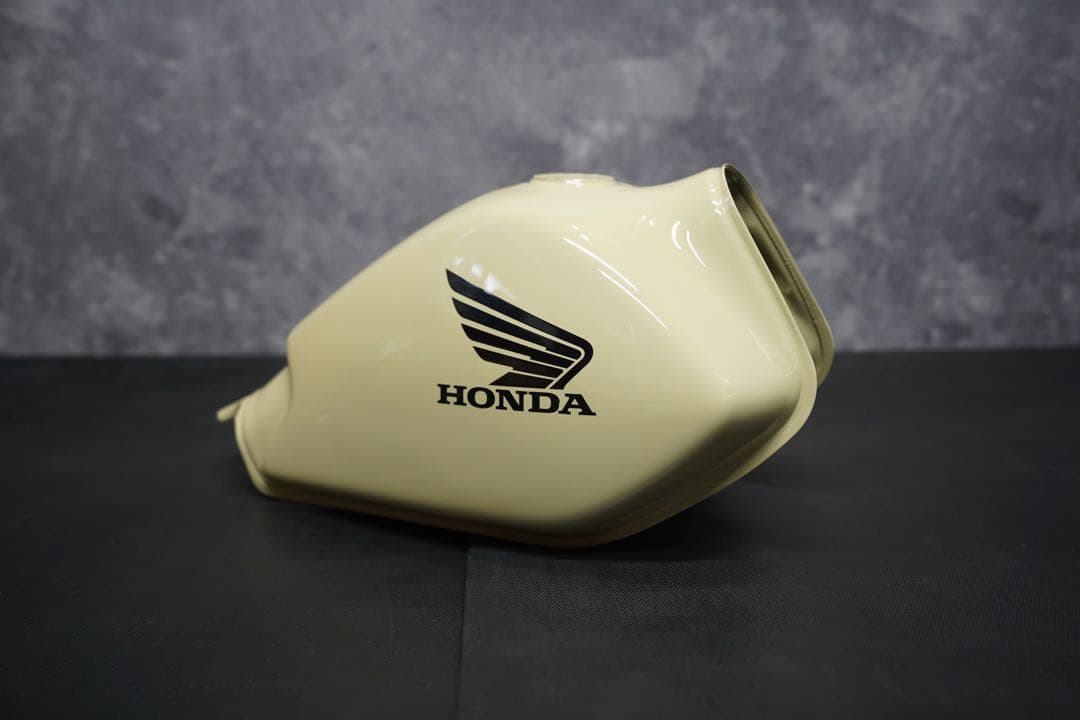 ホンダ FTR223 純正ガソリンタンク ウレタン塗装後未使用 TW200 ホンダ