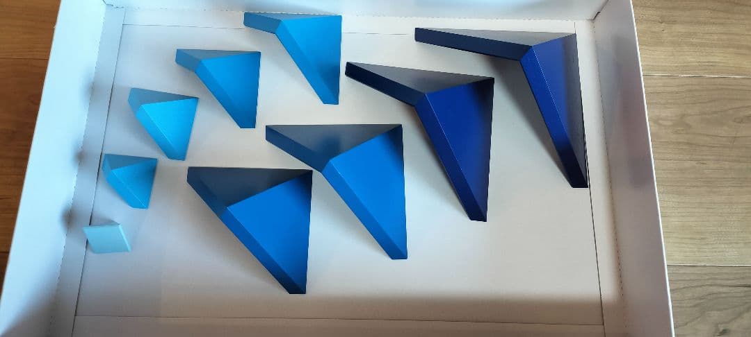 Naef ネフ社 チョープ CHEOP（青） 廃番品