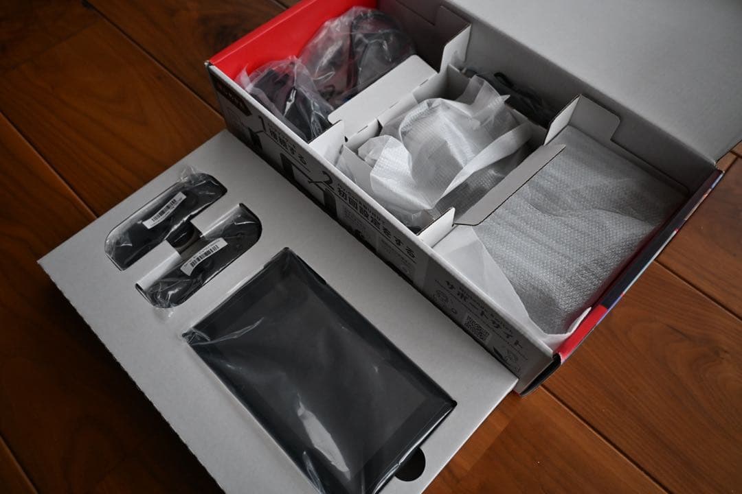 【美品】Nintendo Switch 本体　キャリングケース