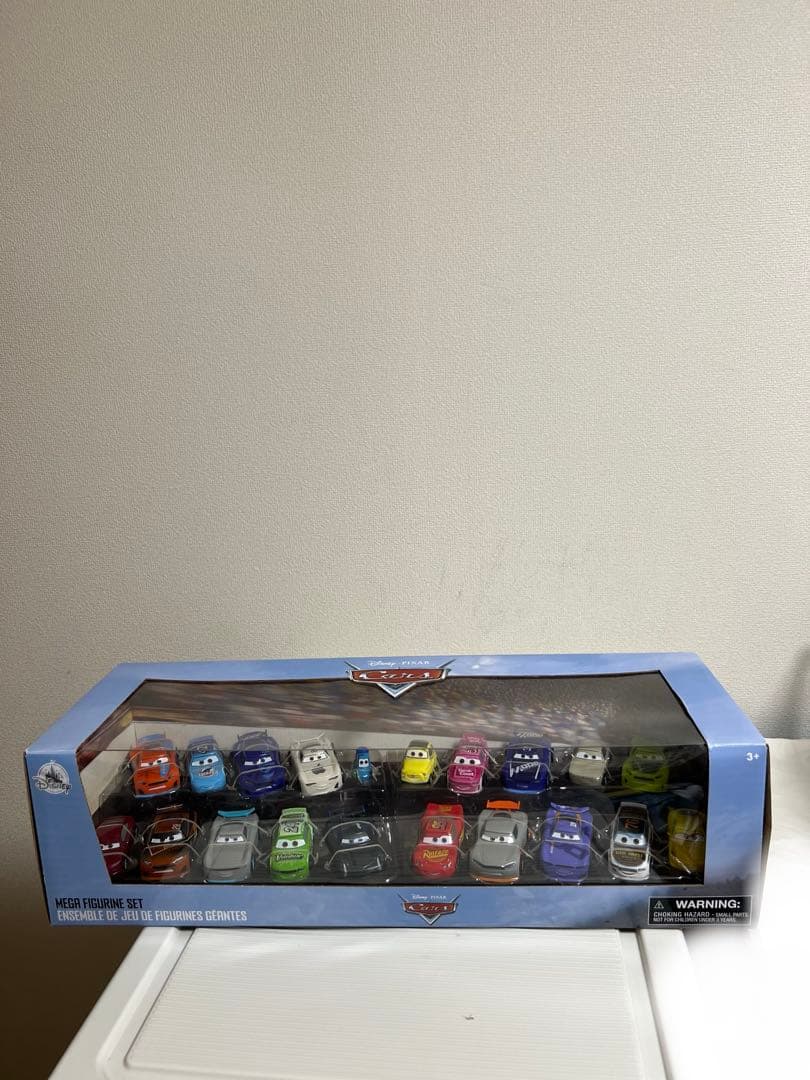 カーズ メガフィギュア20台、ディズニーストア - メルカリ