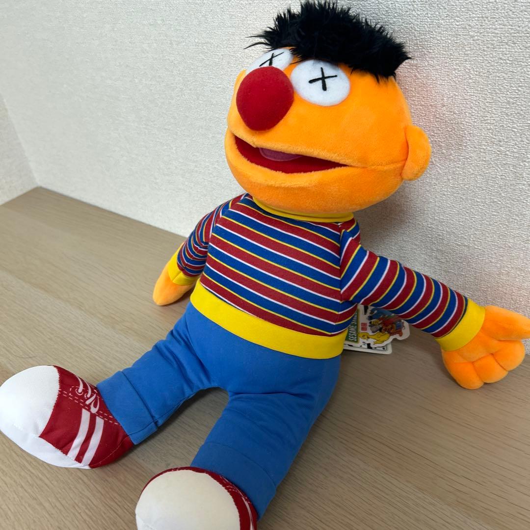 KAWS セサミストリート　UNIQLO ぬいぐるみ