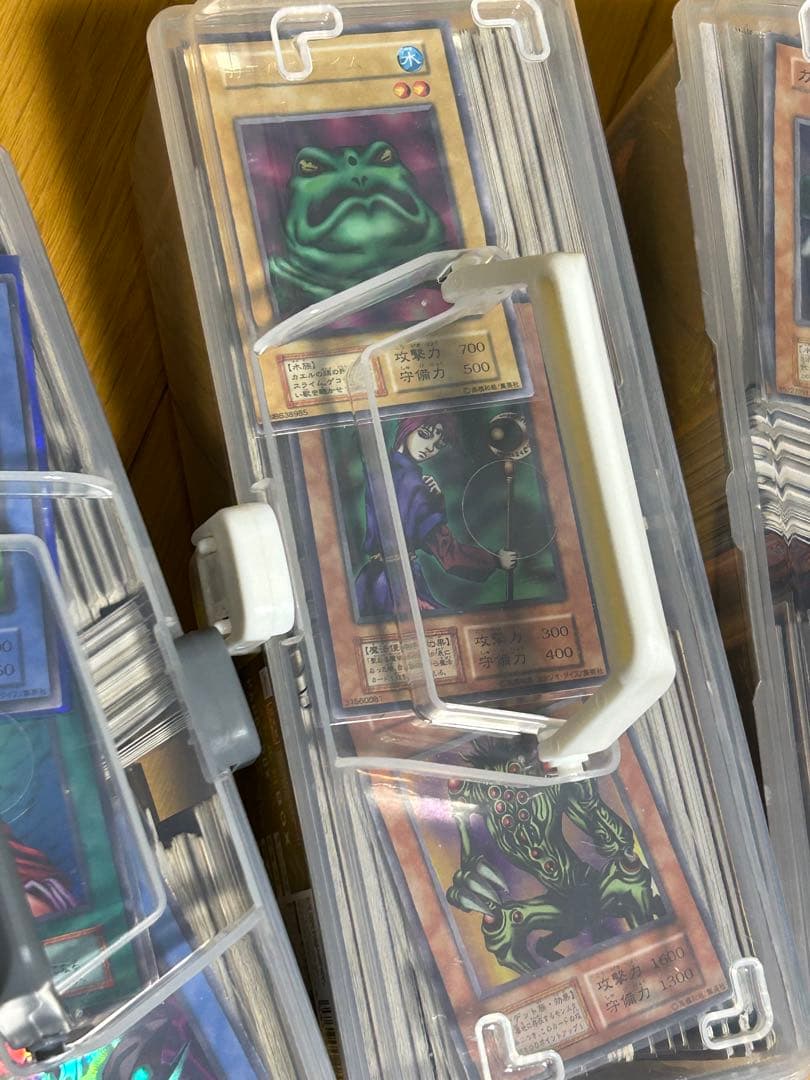 遊戯王カード まとめ売り100枚（初期カード〜スーパーレア以上のカード