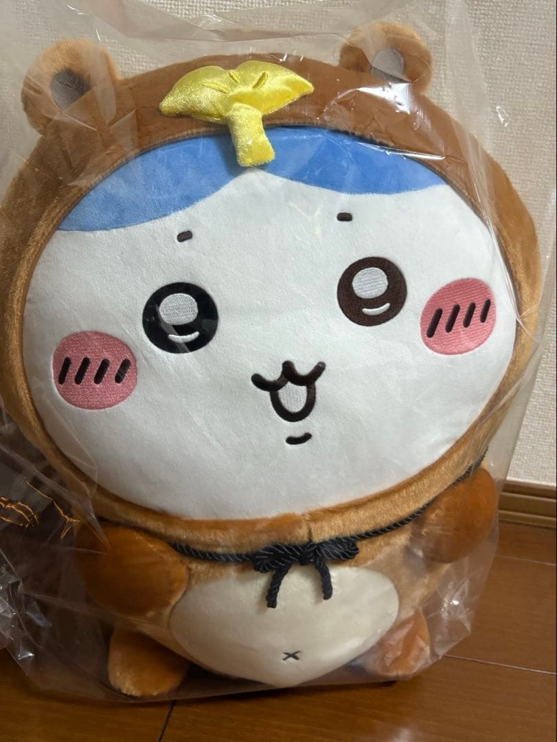 ちいかわ たぬきだもんくじ A賞 ドデカたぬきぬいぐるみ ハチワレ