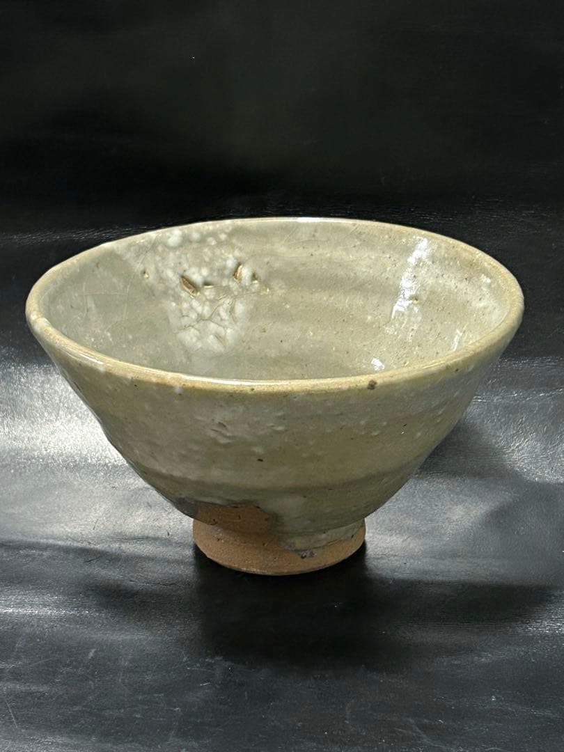 美しい古美術◾️蔵からパラパラ雪が降っているような釉薬の抹茶