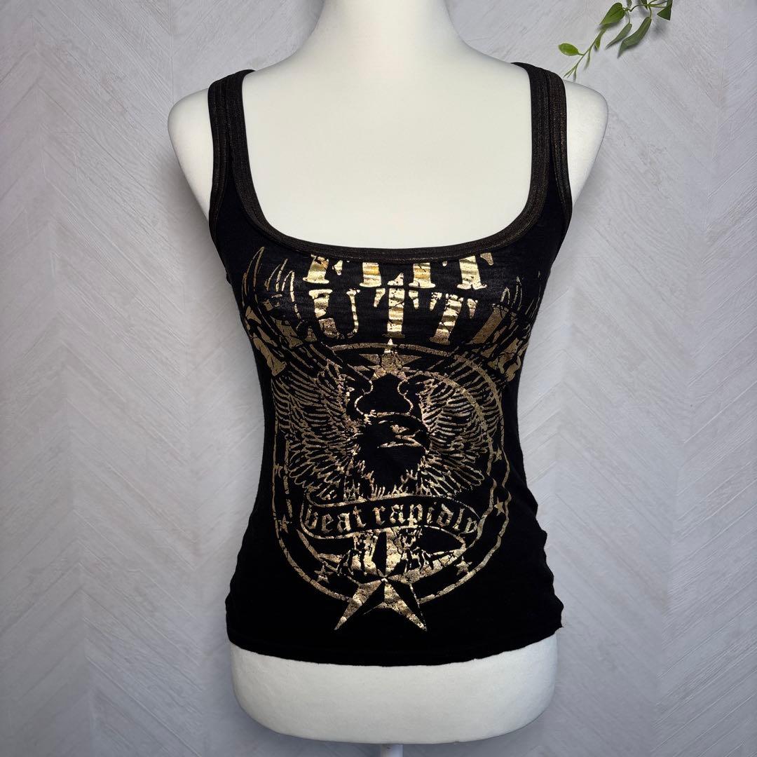 d.i.a. 平成ギャルy2k バックオープン箔押しプリント羽　タンクトップ