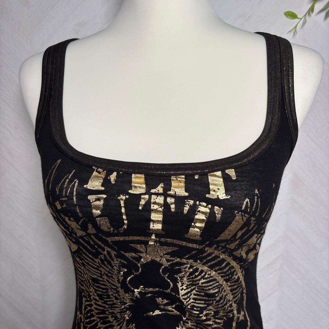 d.i.a. 平成ギャルy2k バックオープン箔押しプリント羽　タンクトップ