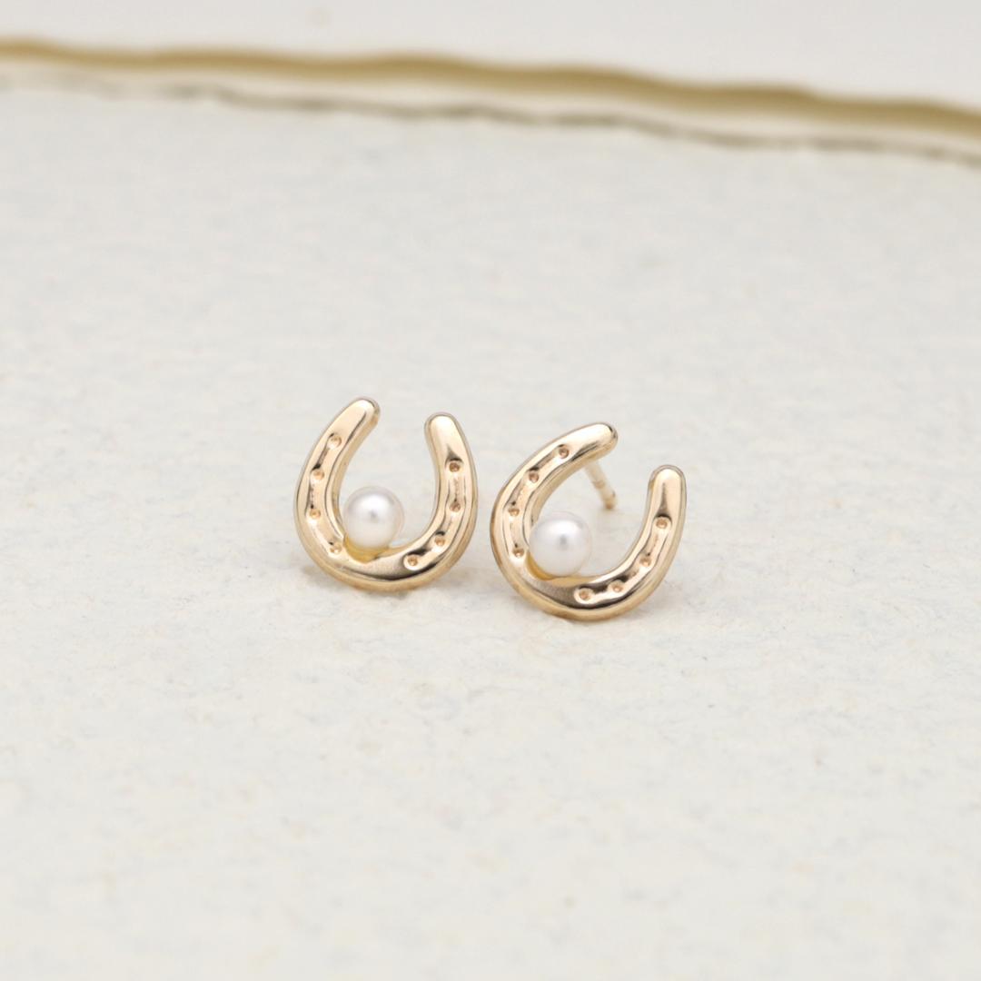 幸せをキャッチするバテイ・淡水真珠デザインピアスK10YG