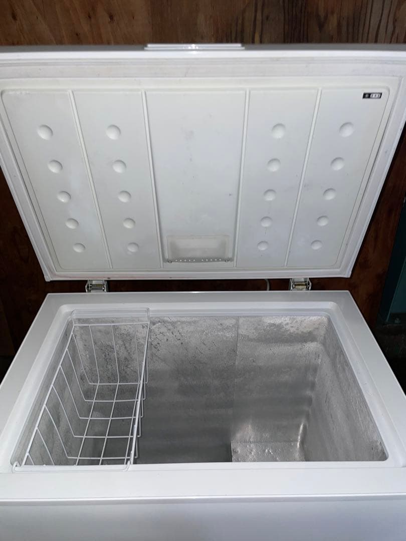 2022年製 アイリスオーヤマ 冷凍庫 142L ICSD-14A-W ①