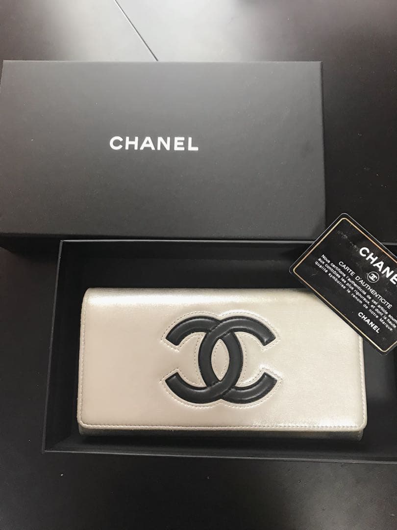 CHANEL□シャネル 希少！お値下げ☆シルバー 長財布 ココマーク