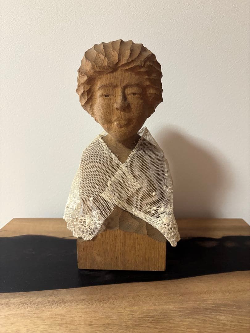 ☆セール中 アンティーク木製 彫刻 人物像 約20cm