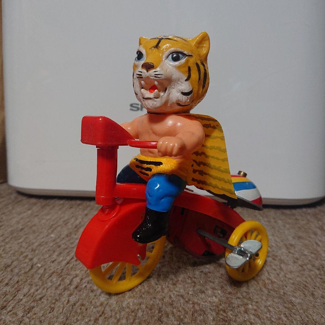 タイガーマスク ブリキ 三輪車 - メルカリ