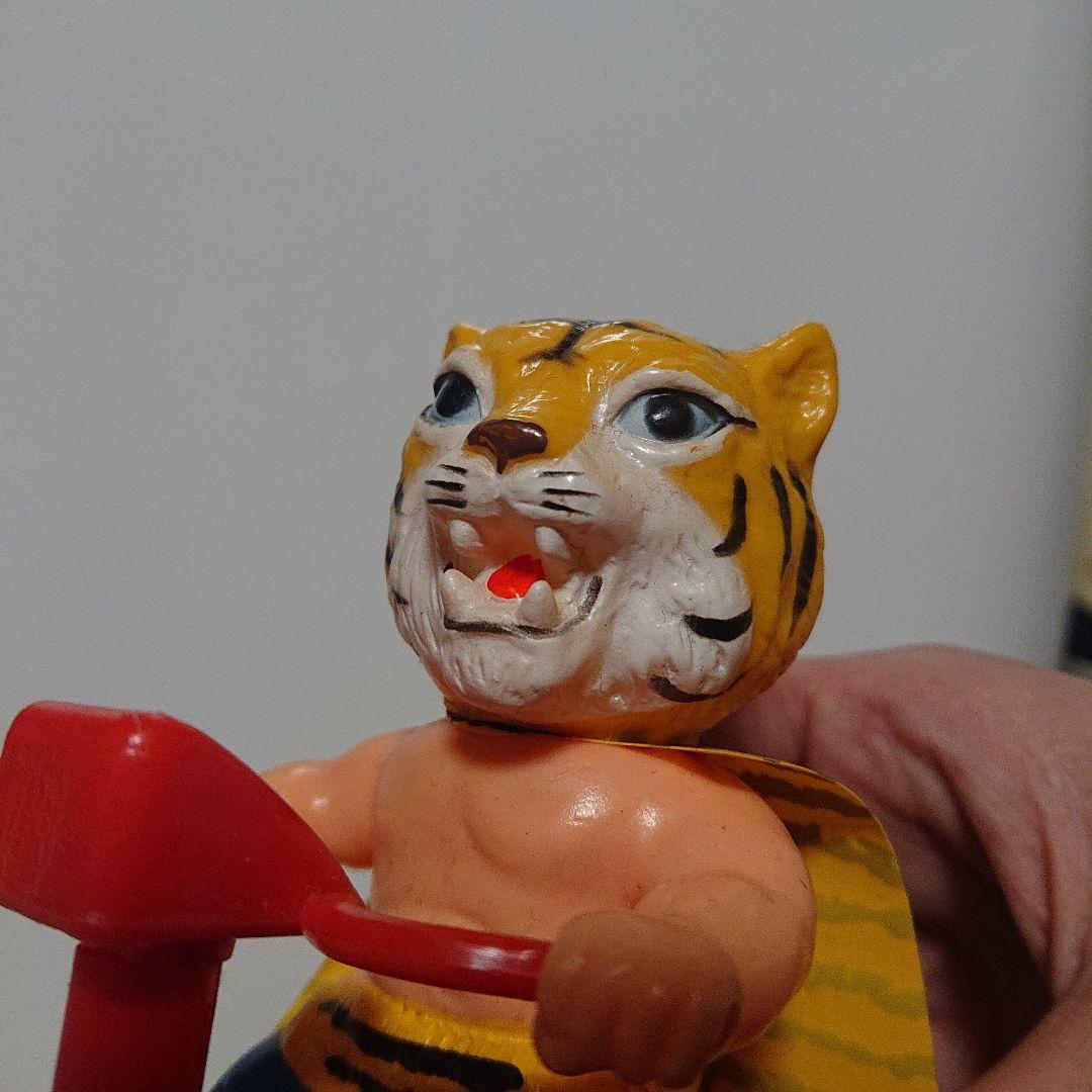 タイガーマスク ブリキ 三輪車 - メルカリ