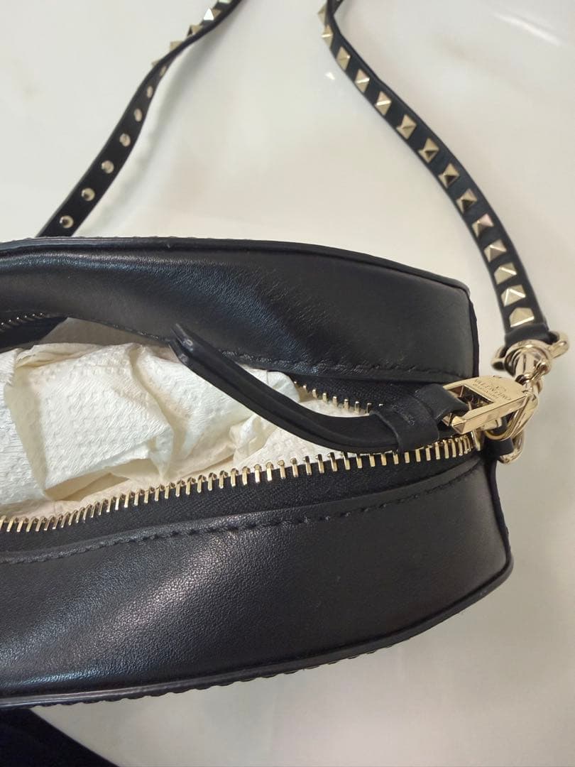 [美品]VALENTINO VLTN ロゴ ショルダーバッグ