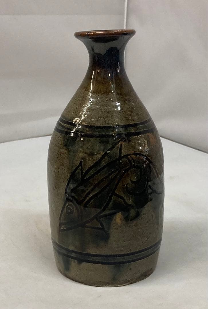 B162s  金城次郎作　徳利・盃セット　1組　壺屋焼　沖縄　人間国宝　酒器　魚