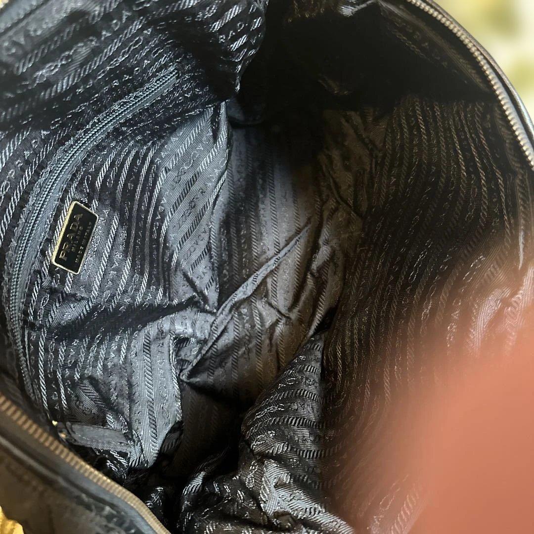 PRADA ブラック キルティング ショルダーバッグ