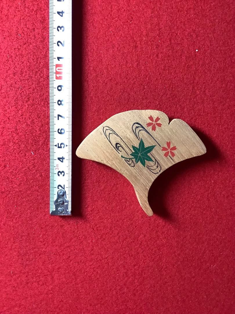 香合 銀杏型 桐製 観世水 紅葉桜柄 【中古美品】