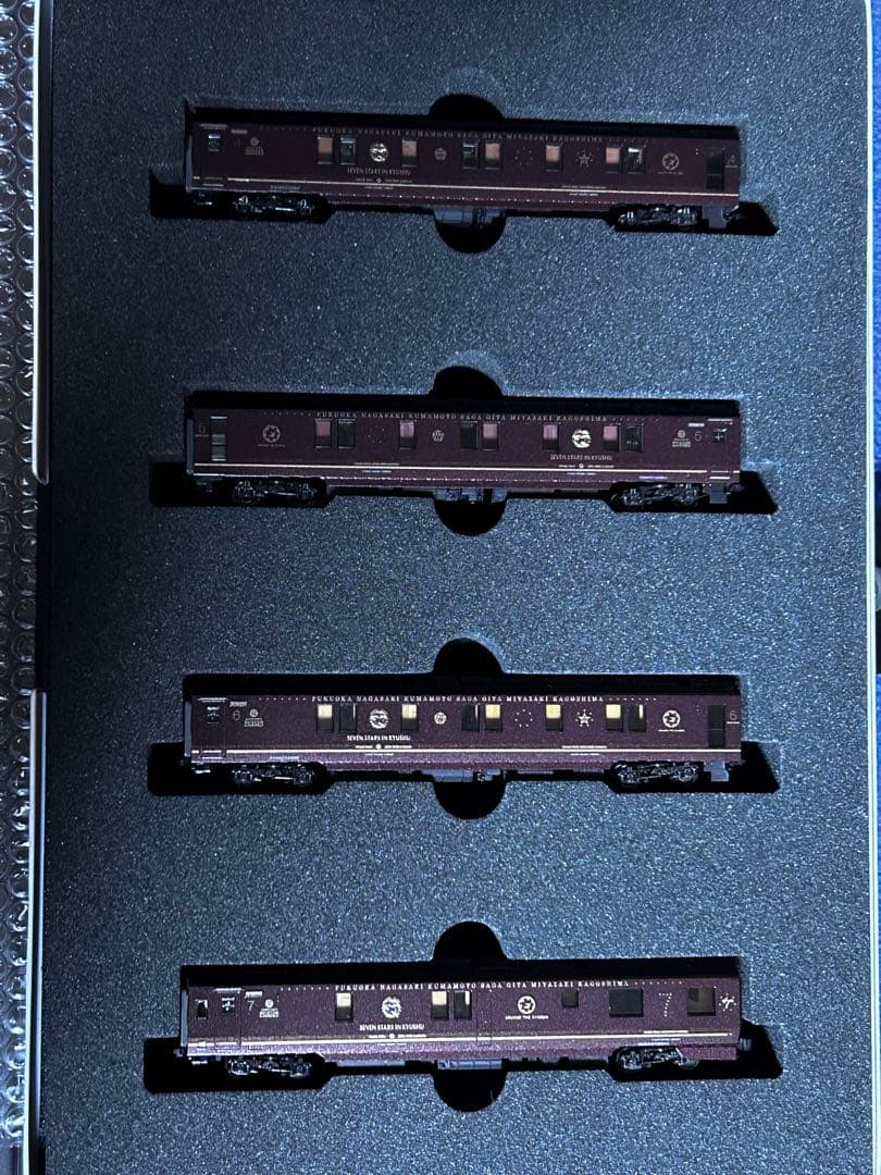 KATO クルーズトレイン「ななつ星 in 九州」 8両セットA/B 室内灯装備