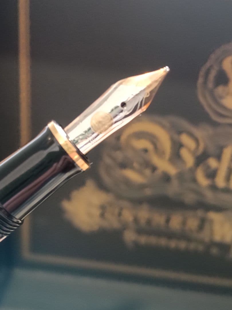 ペリカン M400スーベレーン ボルドー 箱インクつき 金ペン - メルカリ