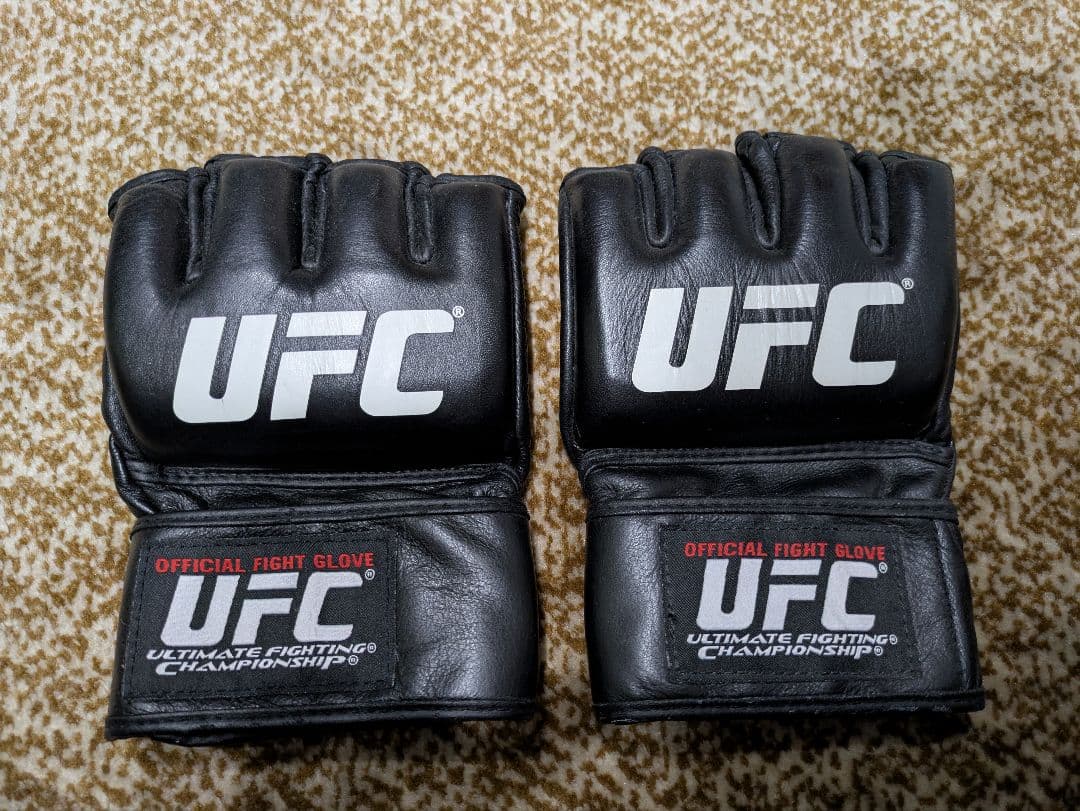 大幅値下げ☆新品・未使用品☆UFC☆公式ファイトグローブ☆LARGE ブラック