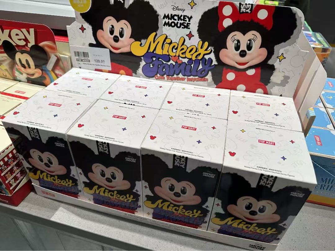 ♡国内完売POPMARTディズニーぬいぐるみキーチェーンアソートBOX（8個入）