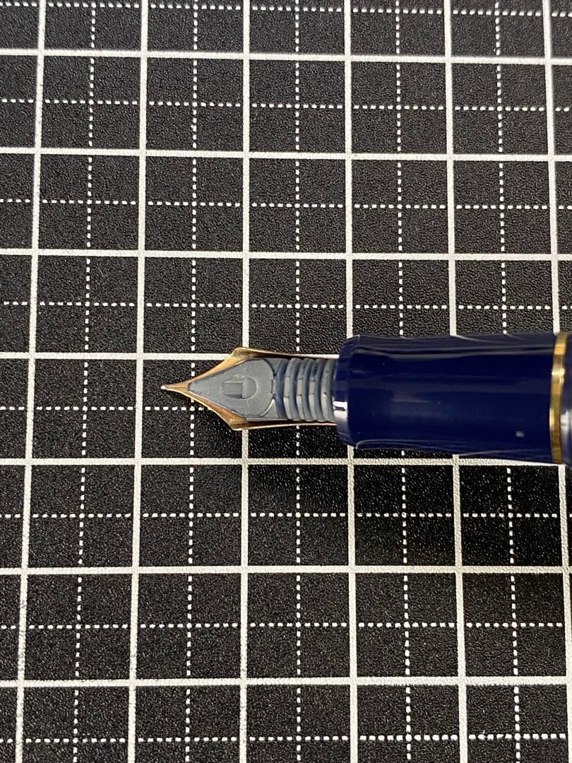 PILOT CUSTOM74 Dark-Blue 網目 万年筆 字幅F - メルカリ