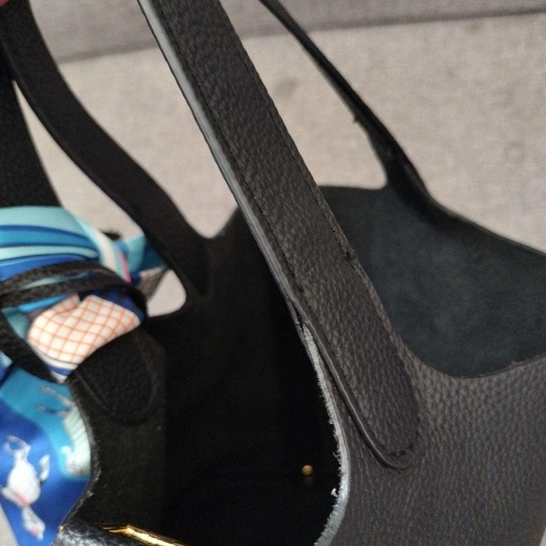 ブラックレザー ハンドバッグ スカーフ付き