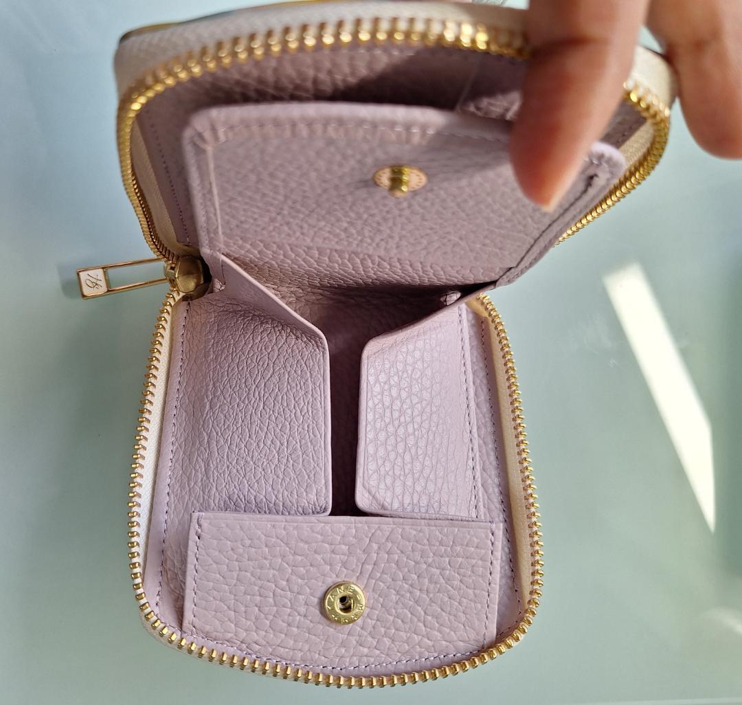 パールエナメル 二つ折り財布