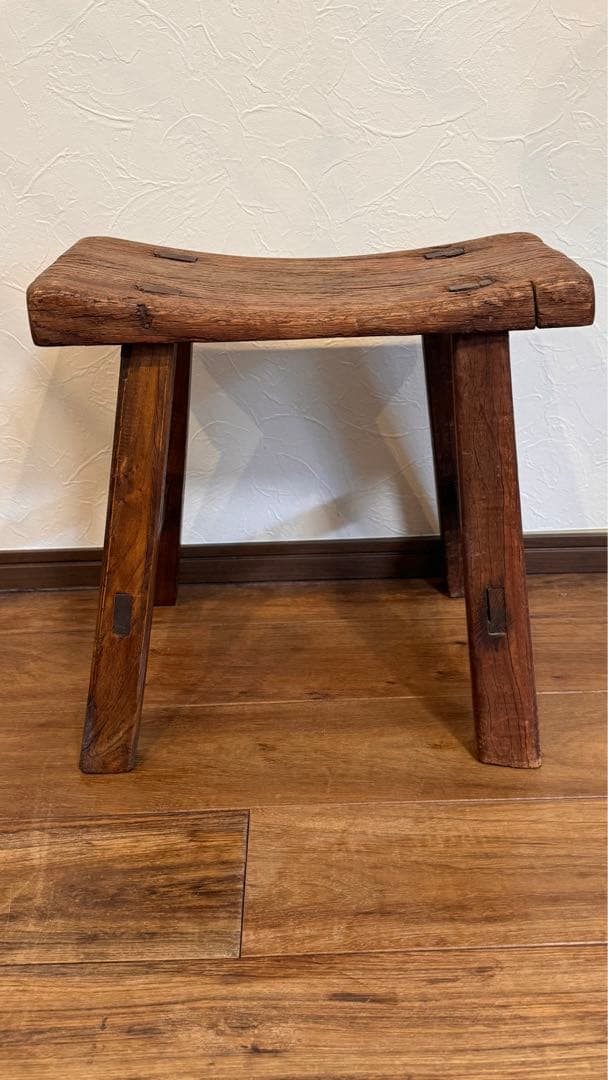 木製曲線スツール