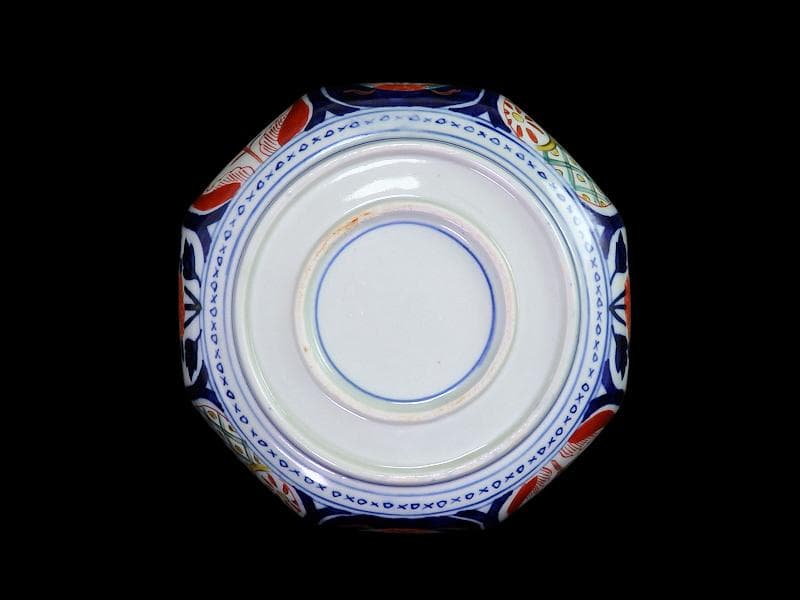 古伊万里 色絵 牡丹に菊 十字四方襷紋に雪輪 八角鉢 C017AS-fbvg