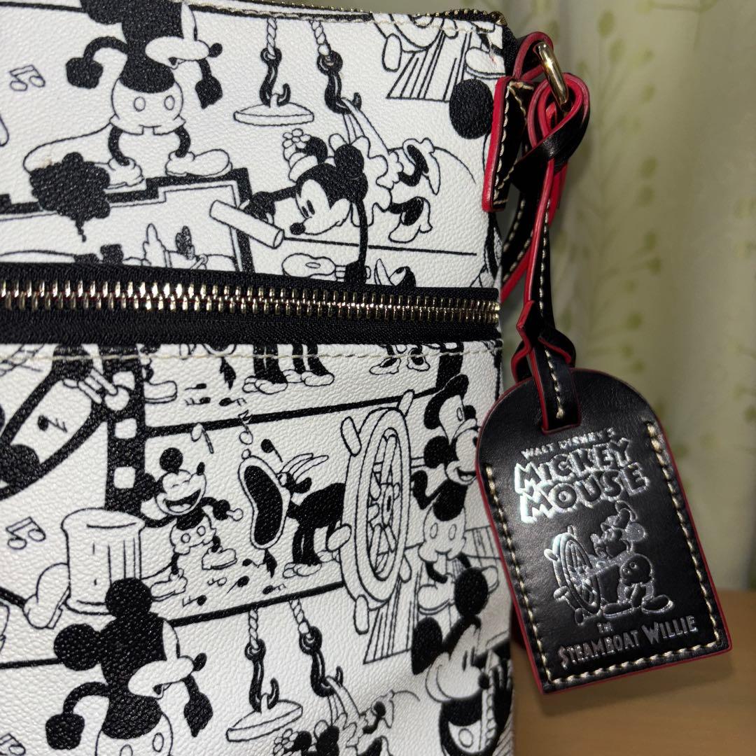 新品　海外ディズニー　蒸気船ウィリーショルダーバッグ