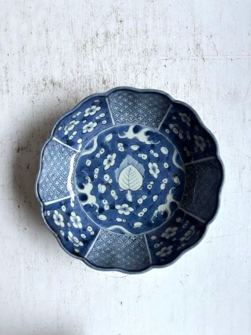 783 骨董 アンティーク 古伊万里 染付け 梅紋輪花なます皿 5寸 幕末 上