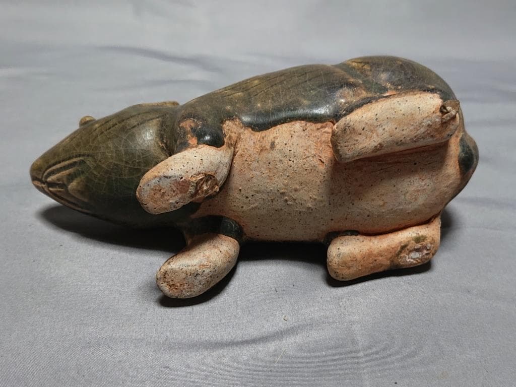 コレクター収集品 クメール 緑褐釉 鼠形壺（A）