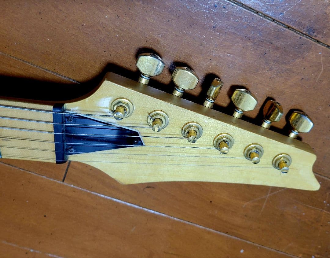 美品 エレキギター ナチュラルカラー ハムバッカー