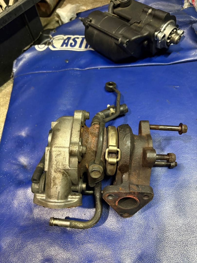 ジムニーjb23の3型純正タービン 10万キロ車体から取り外し。 - メルカリ