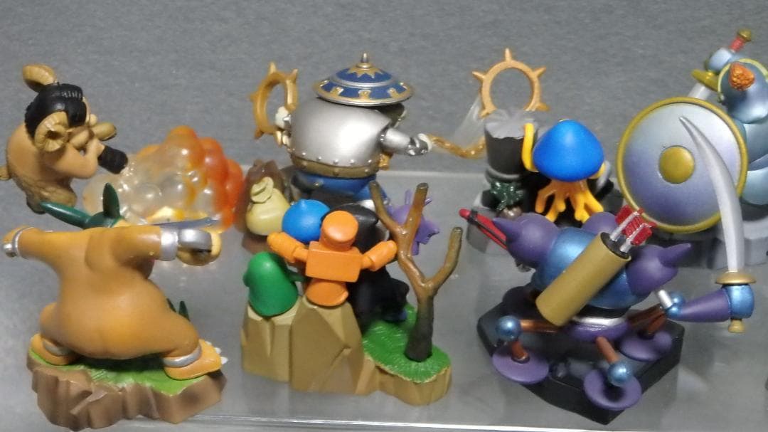 ドラゴンクエスト モンスターズギャラリー フィギュア さまようよろい