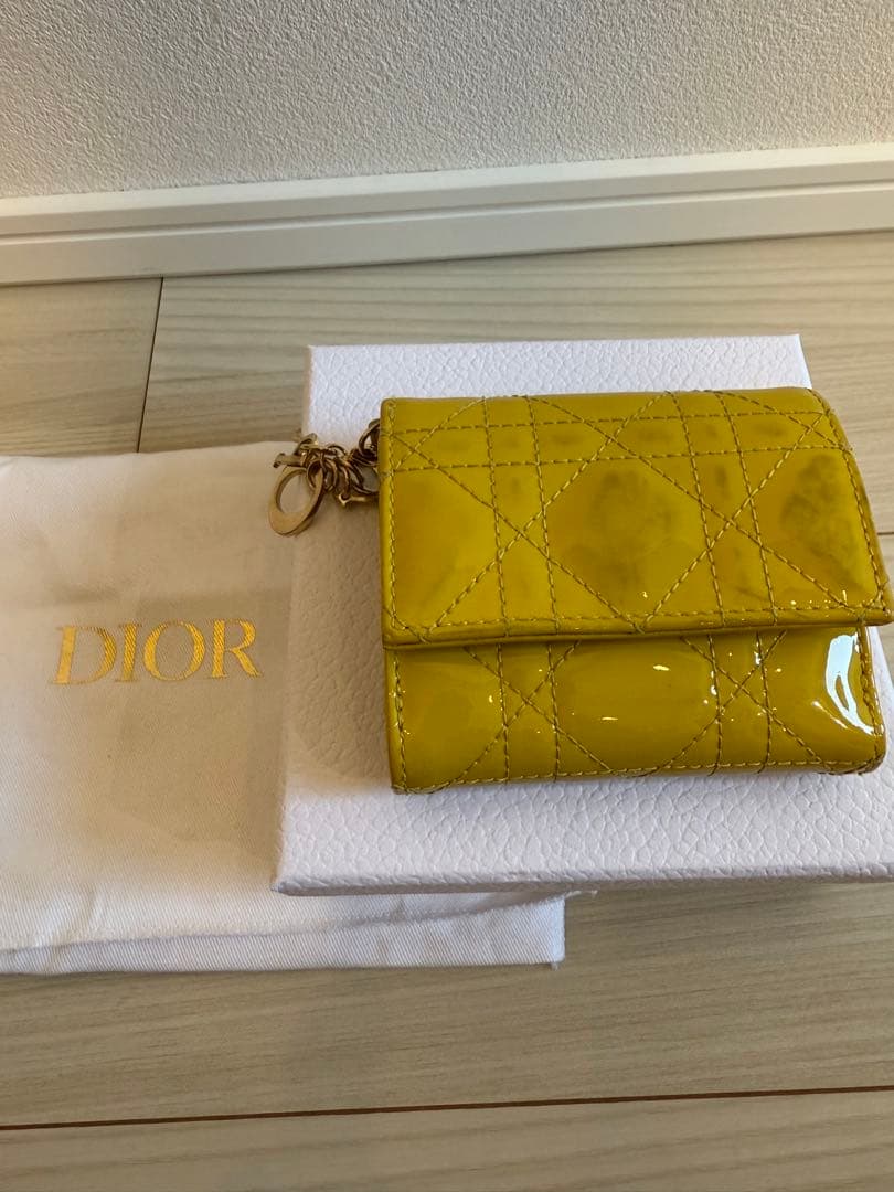 Dior イエロー 三つ折り財布 保存袋付き