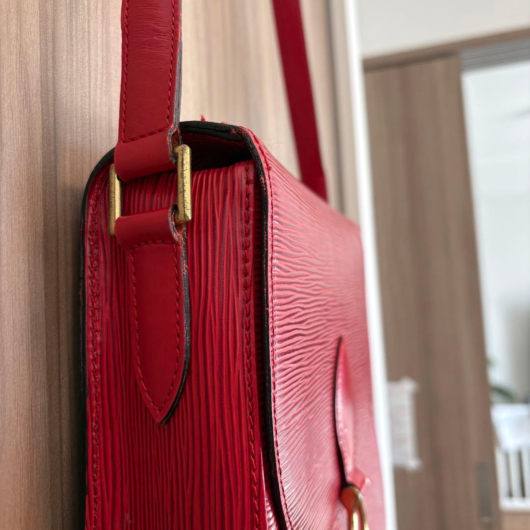 ルイヴィトン　LOUIS VUITTON エピ サンクルー　ショルダーバッグ