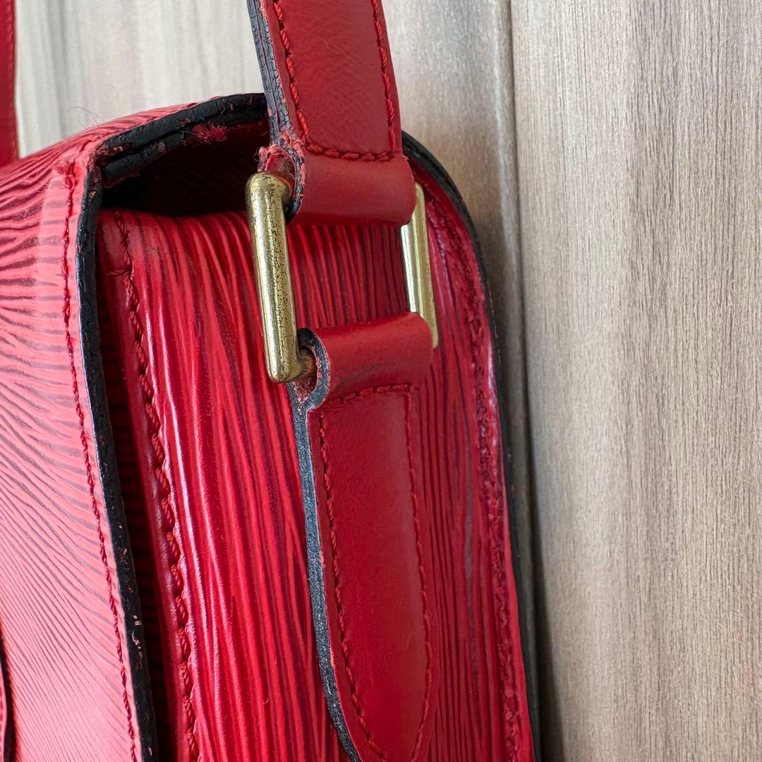 ルイヴィトン　LOUIS VUITTON エピ サンクルー　ショルダーバッグ