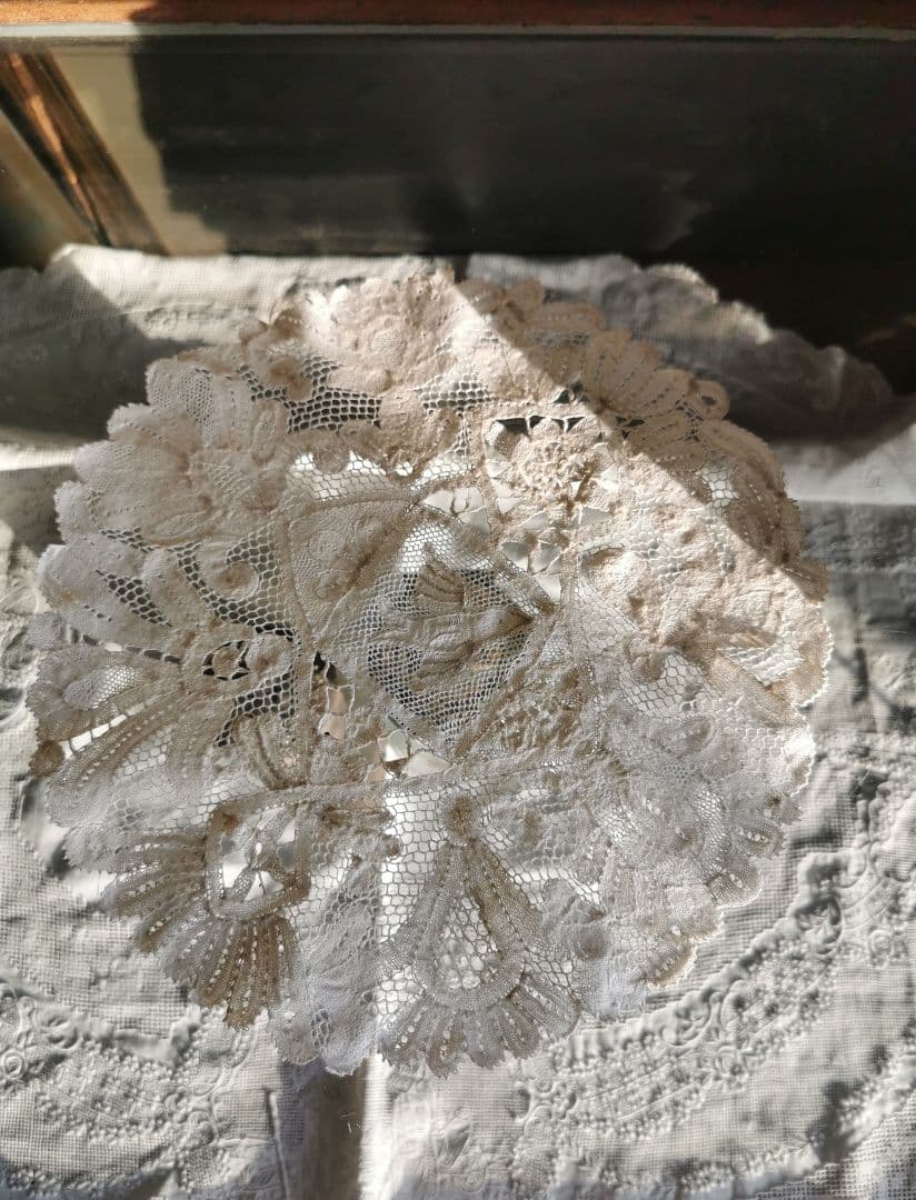 アンティーク 1880年頃 ミラネーゼレース 飛ぶ鳥 ボビン編リネン
