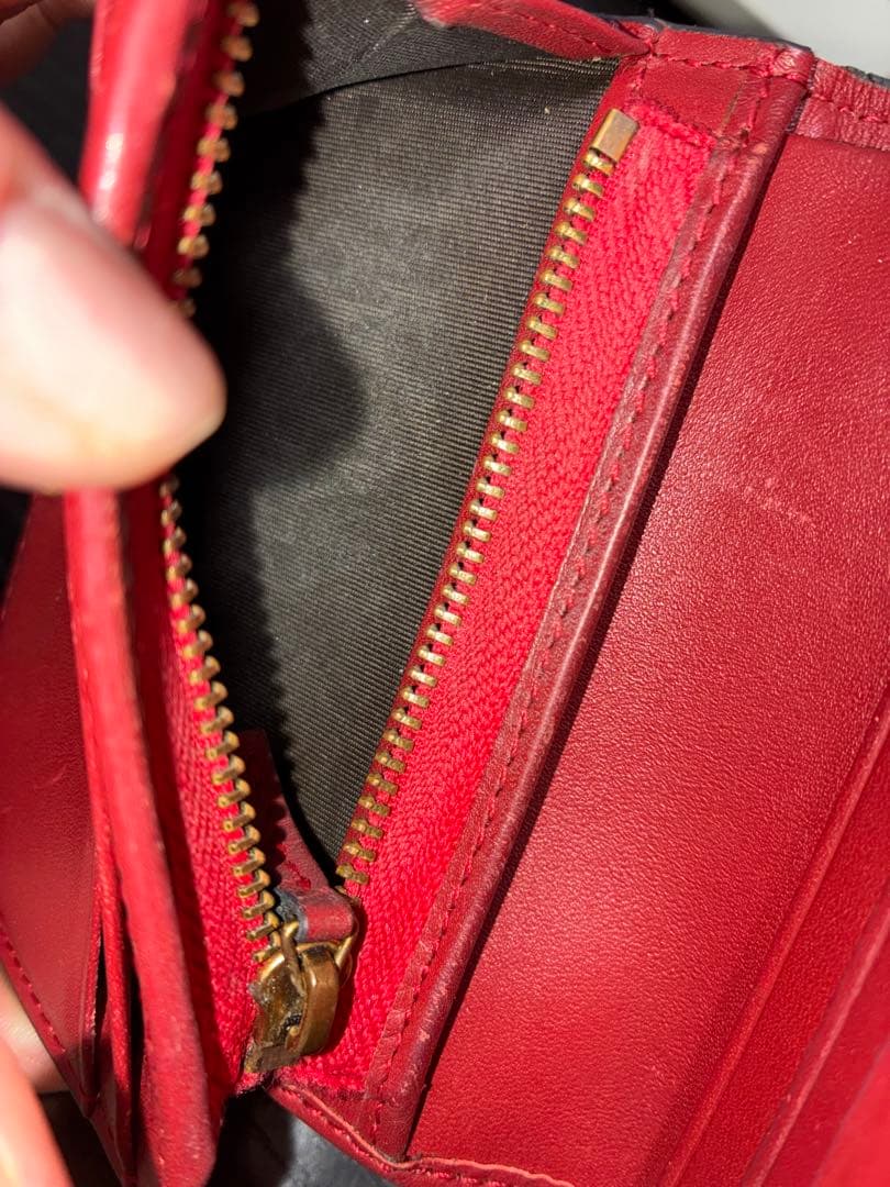 転売目的は❌GUCCI 二つ折り財布 チェリー装飾