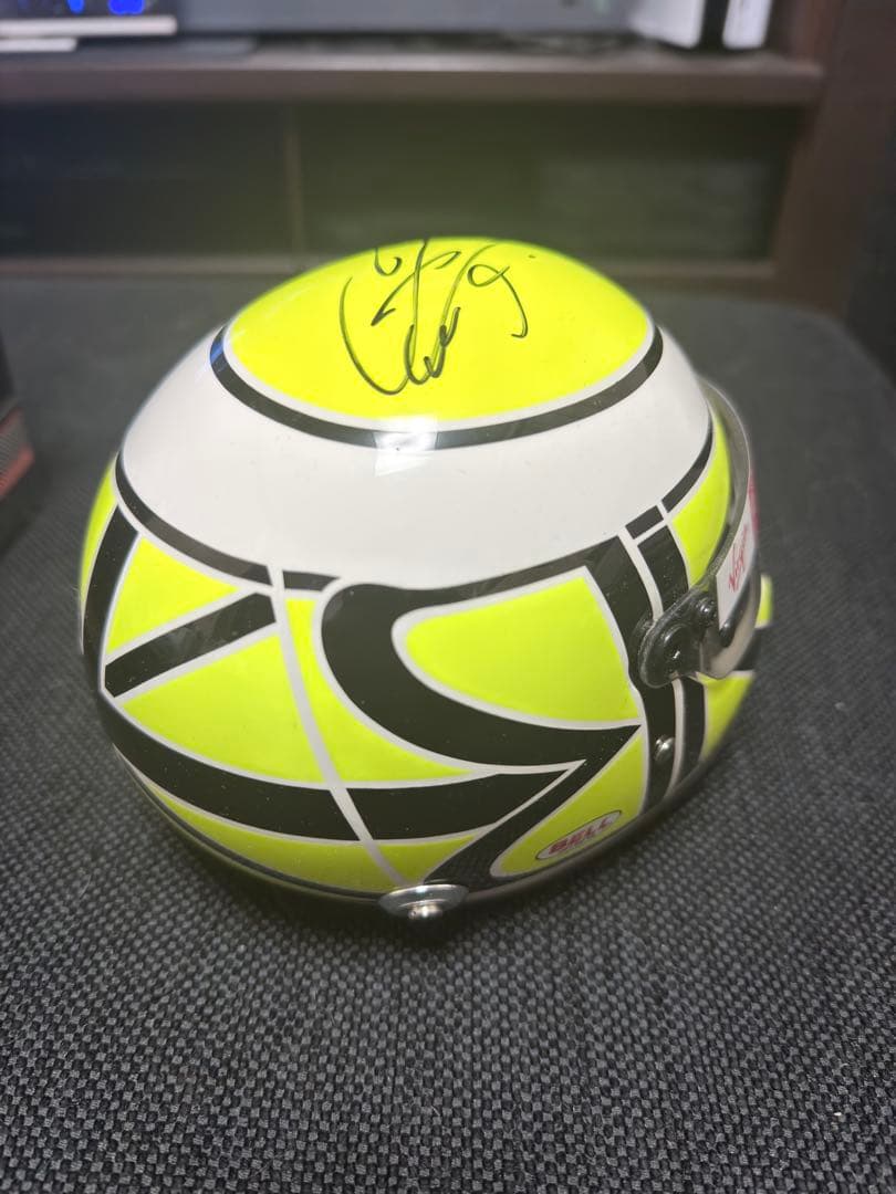 ジェイソン・バトン 直筆サイン入り ヘルメット 1/2 ブラウンGP 2009