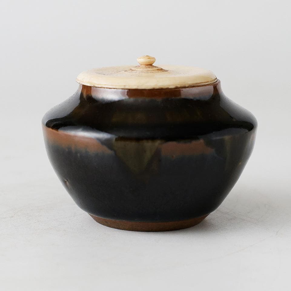 名品】古瀬戸 茶入 糸切底 時代物 渋い鉄釉 景色抜群 仕覆 蓋付 茶道具