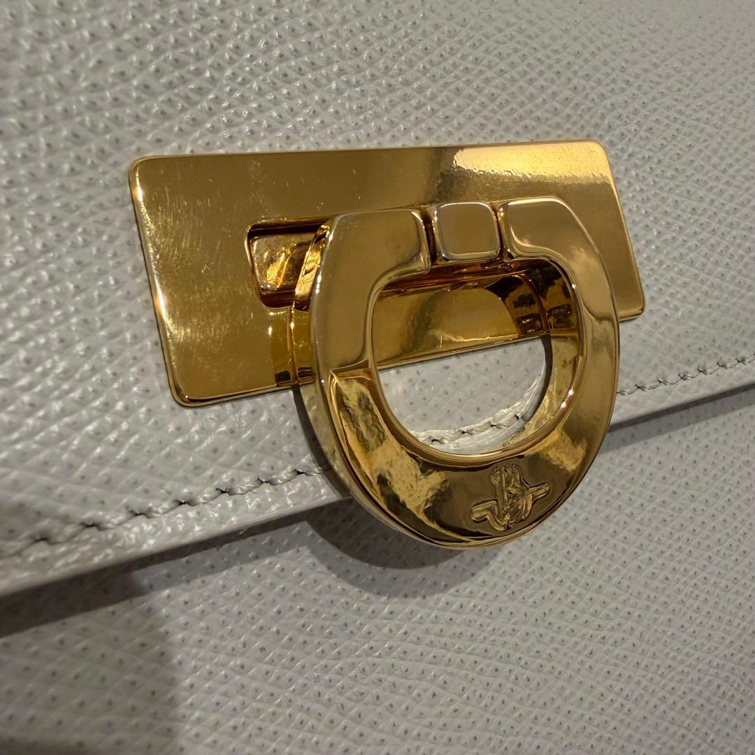 カルボッティ　ハンドバッグ　トゥモローランド