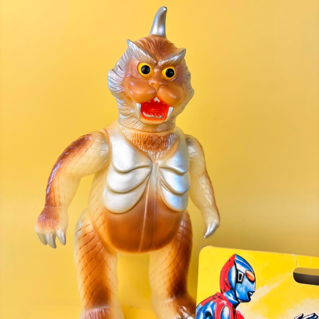 ブルマァク ポピー ゴメス 蓄光 レア ソフビ と ブルマァク アクリル板付